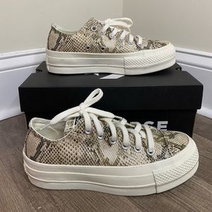 Converse Chuck Taylor All Star Lift Wild ox (woman size 5) 564677C WMN